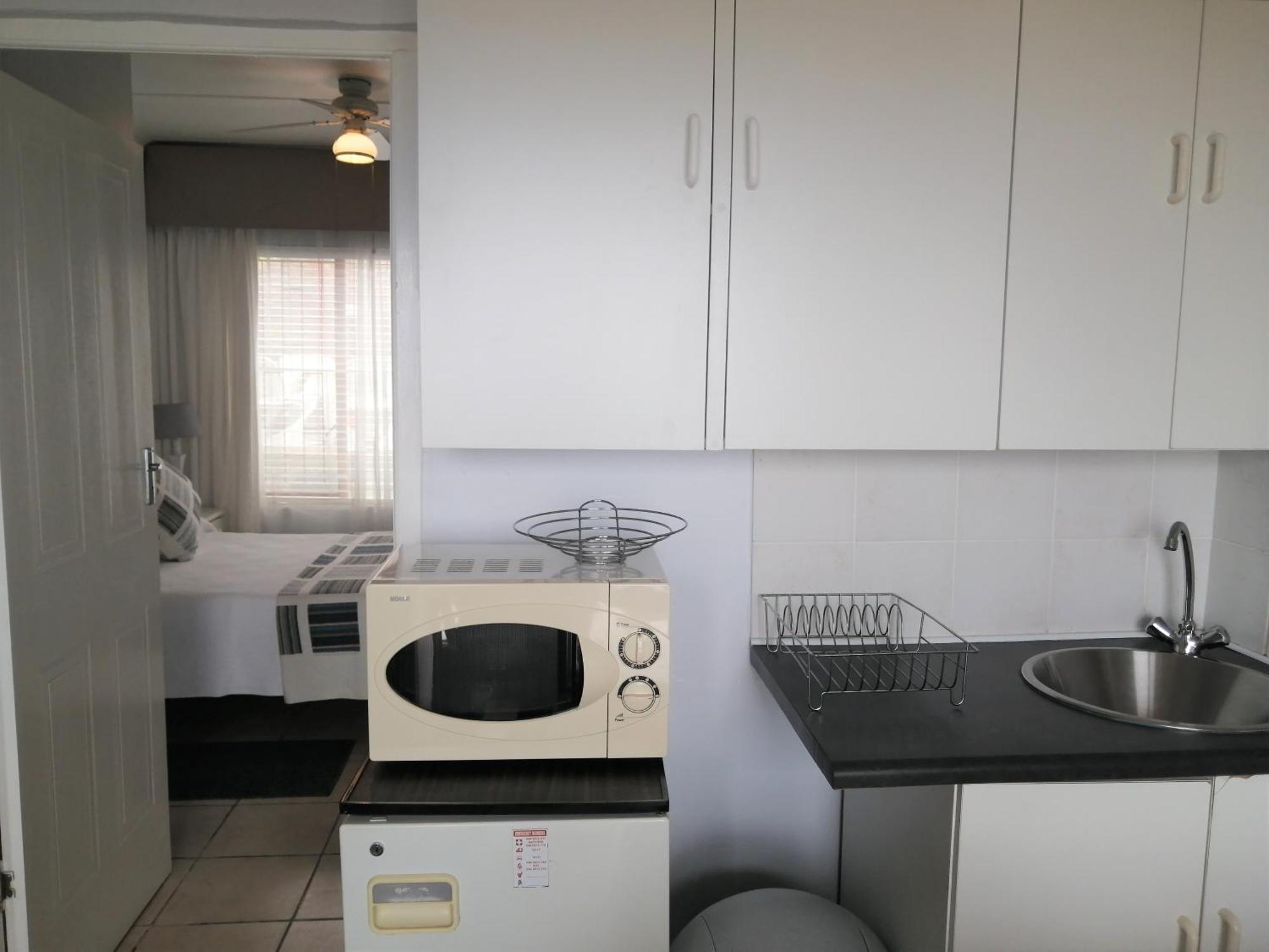 Amzee Bokmakierie Guest House Dana Bay Δωμάτιο φωτογραφία