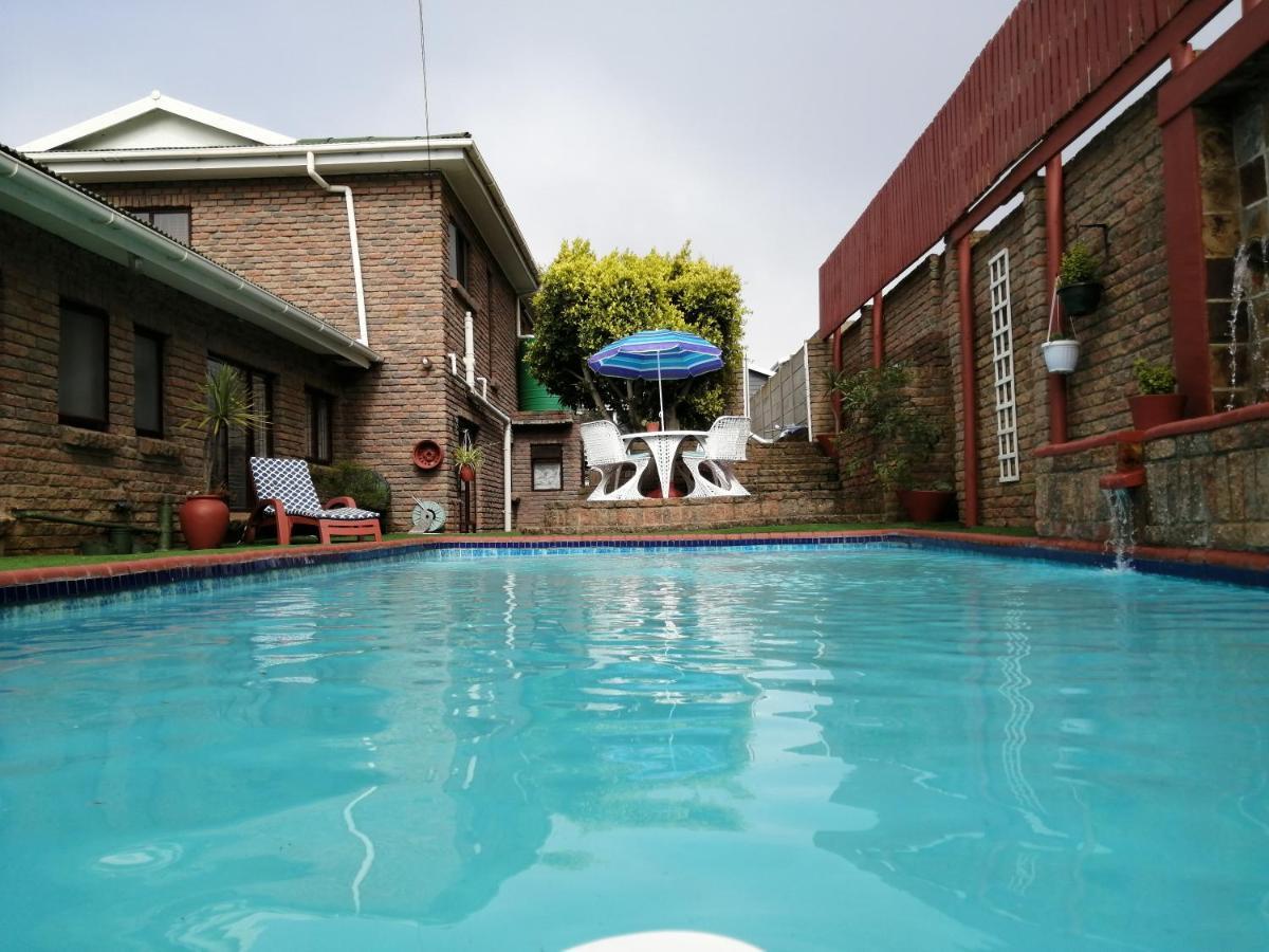 Amzee Bokmakierie Guest House Dana Bay Εξωτερικό φωτογραφία